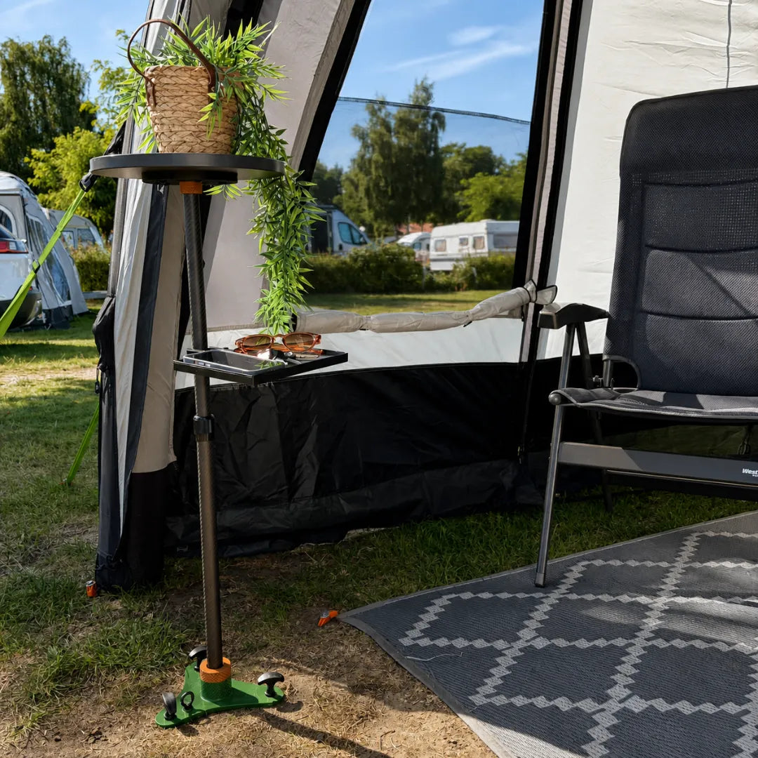 Geordnetes Camping-Setup mit SheltaFlex