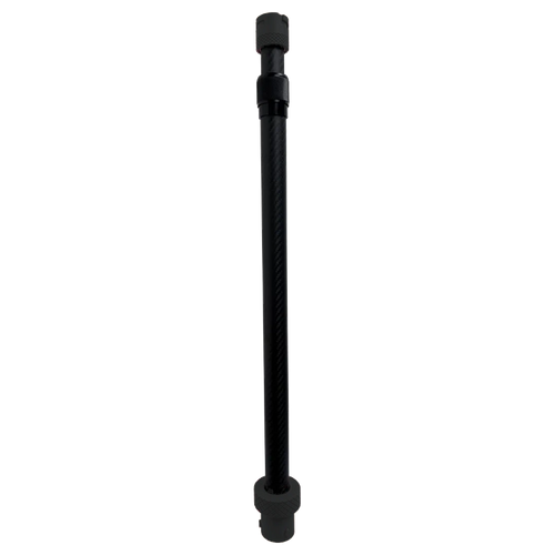 SheltaFlex Carbon-Teleskopstange mit schwarzen PETG-CF-Endstücken in vollständiger Produktansicht auf weißem Hintergrund.