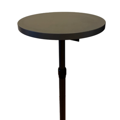 SheltaFlex TableTower auf einer Holz-Tischplatte aus der Vogelperspektive